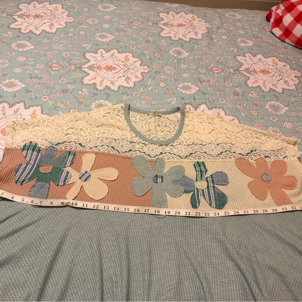 Easel Blue and White Lace Knit Top 1X - Picture 7 of 8